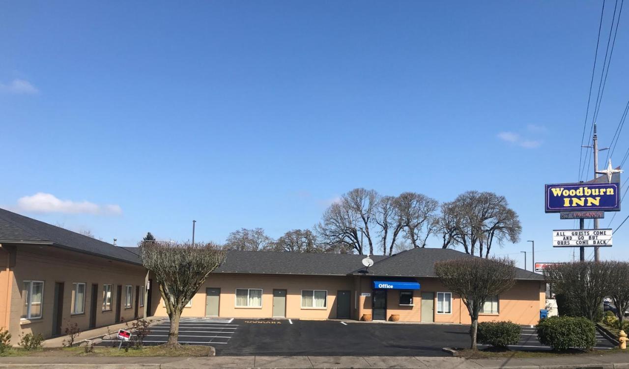Woodburn Inn エクステリア 写真